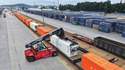 中老鐵路貨物列車開行突破6萬列，國內(nèi)貿(mào)易代理迎來新機遇